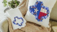 Texas bluebonnets kitchen towel for gifts, Texas state flower kitchen decor, cute Texas gifts for women, floral Texas flag hand towel for