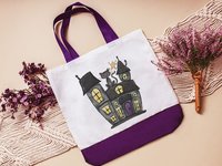 Haunted house Halloween tote bag