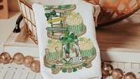 St Patricks day kitchen towel holiday home decor gifts for women, St Pattys day hand towels for bathroom, lucky horseshoe wedding gifts for