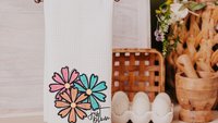 just bloom floral kitchen towels for cooks, colorful daisy kitchen dish towels, plant mom gift, cute flower hand towels for powder room