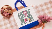 show mom cow tote bags for women, country girl gifts, farmers market bag, cow farmer Xmas gifts for farmers, Hereford cow gifts for cow