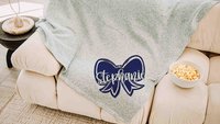 Personalized carolina blue coquette bow name blanket, college gifts for best friend, trendy aesthetic throw blankets for college apartment