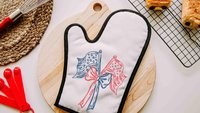 Sketch American flag pot holder & oven mitt