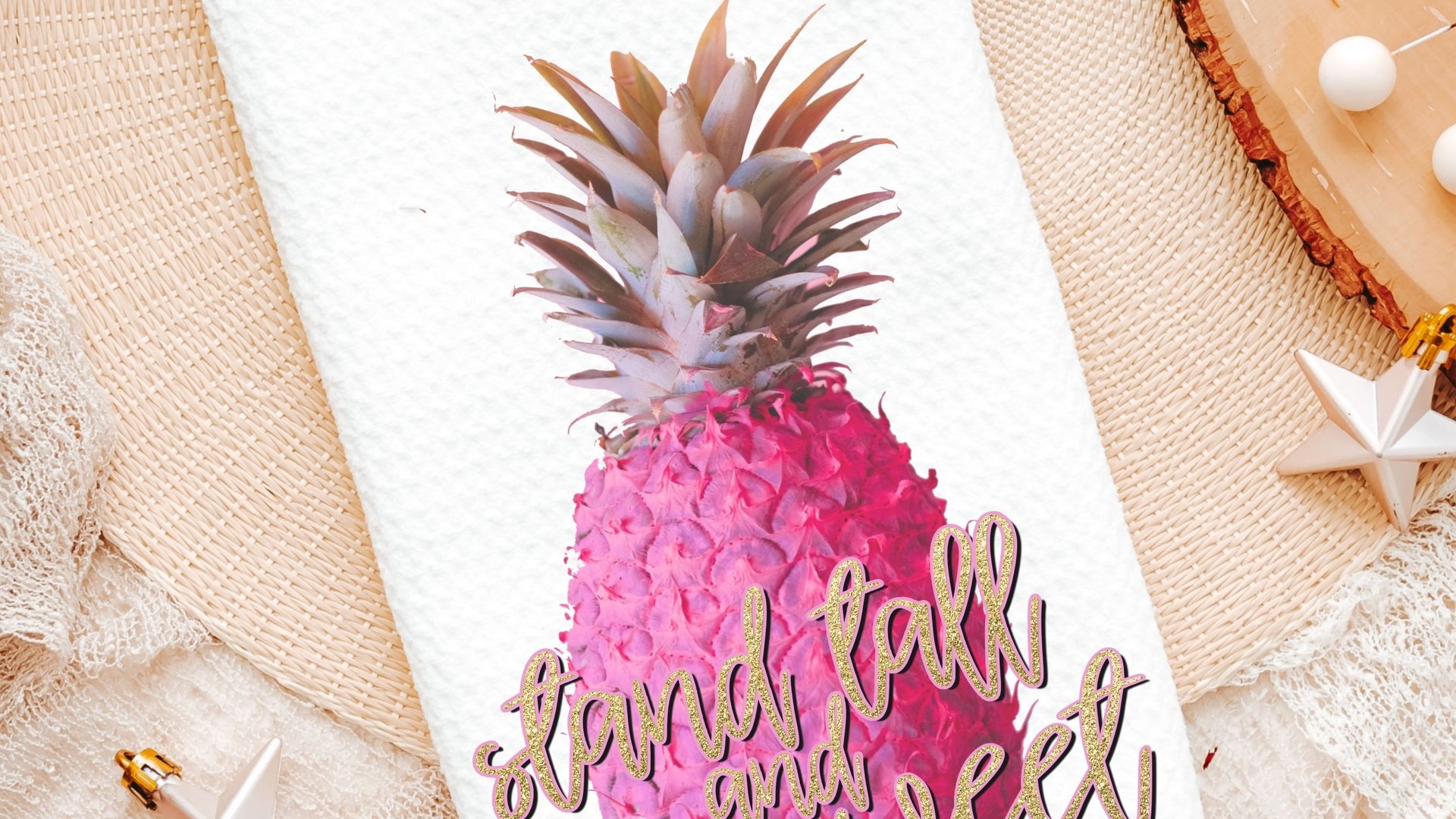 pink pineapple kitchen towels for friends, stand tall like a pineapple tropical kitchen decor, Galentines Day gifts for best friends, new