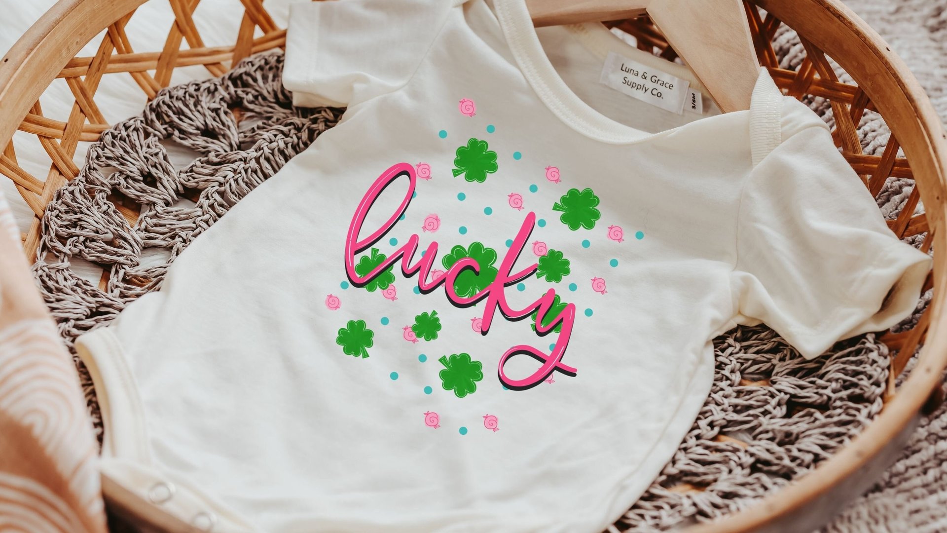 lucky st patricks day outfit for baby, baby girl shamrock outfit for kids, st pattys day coming home outfit baby girl, cute baby girl gifts