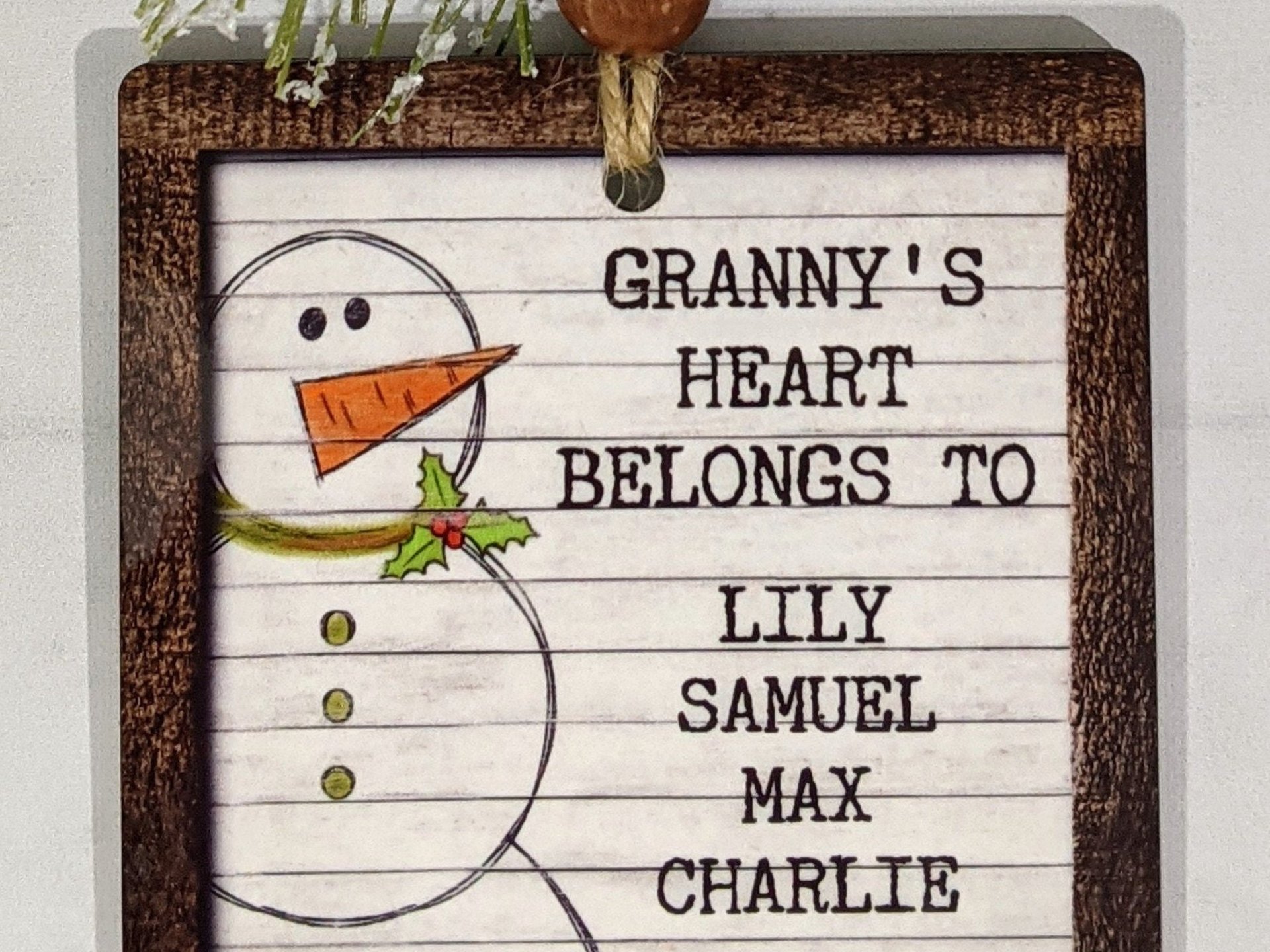 grandmas heart belongs to grandkids ornament snowmen ornaments personalized Christmas gifts for grandma, family ornament, stocking stuffers