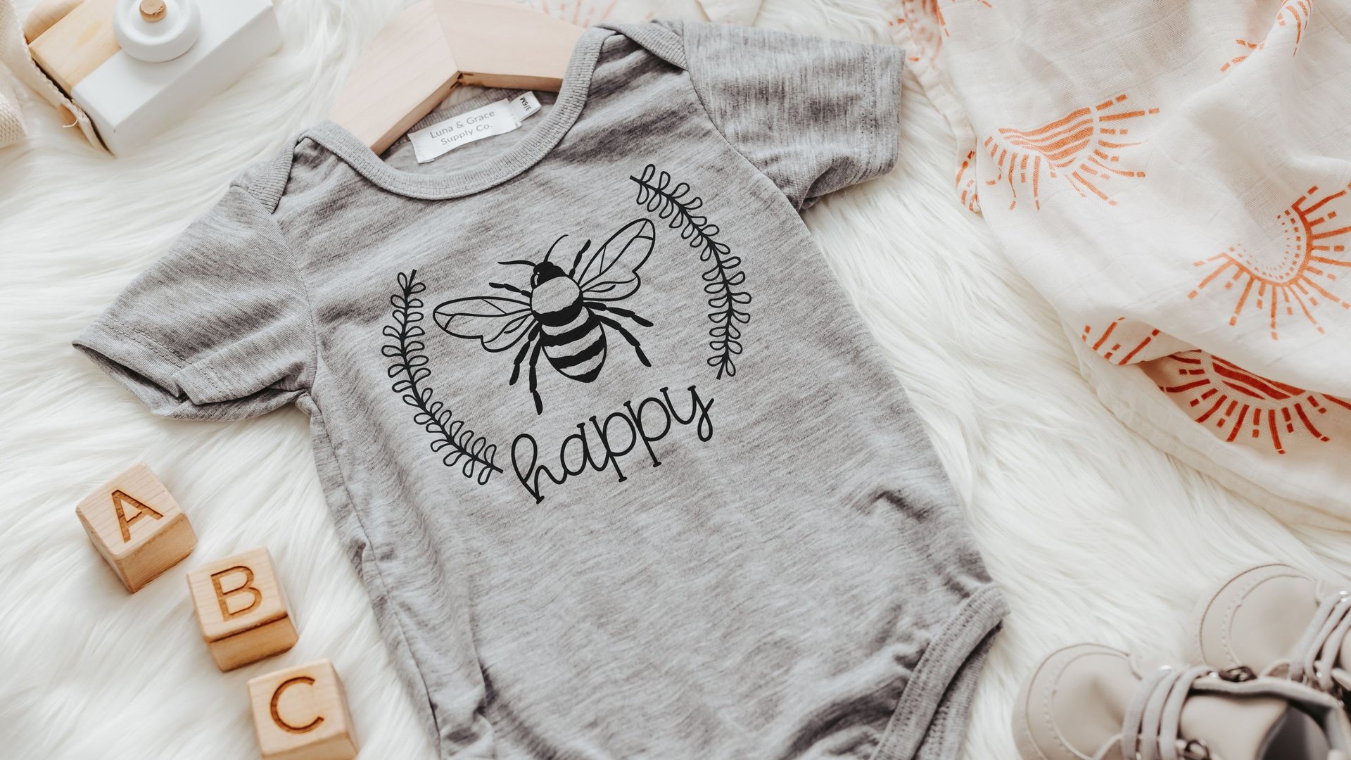 bee happy cute baby clothes, honey bee baby shower gift, gender neutral coming home outfit, unisex baby gift, Christmas gifts for infants