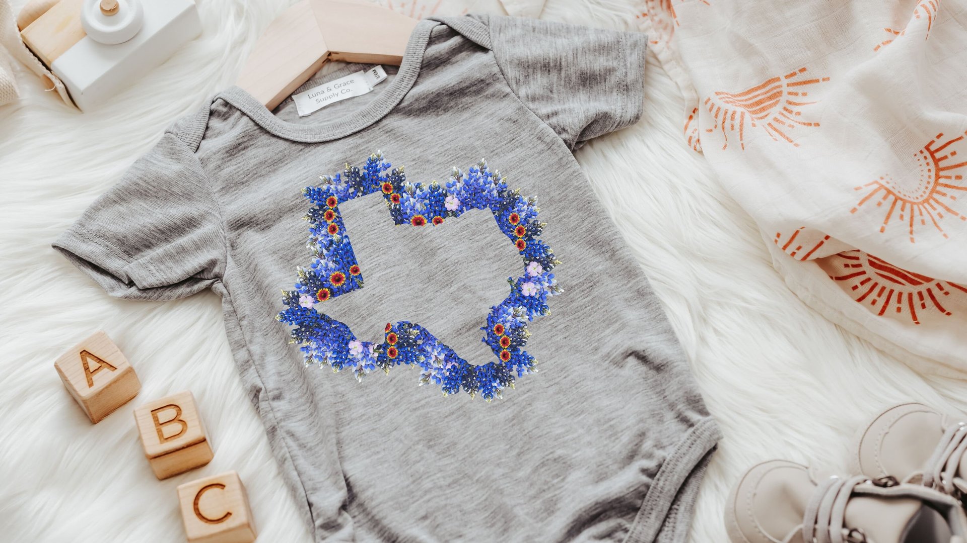 texas wildflower baby outfit girl, Texas state flower bluebonnet baby gifts for girls, Texas baby stuff, floral Texas baby theme clothing