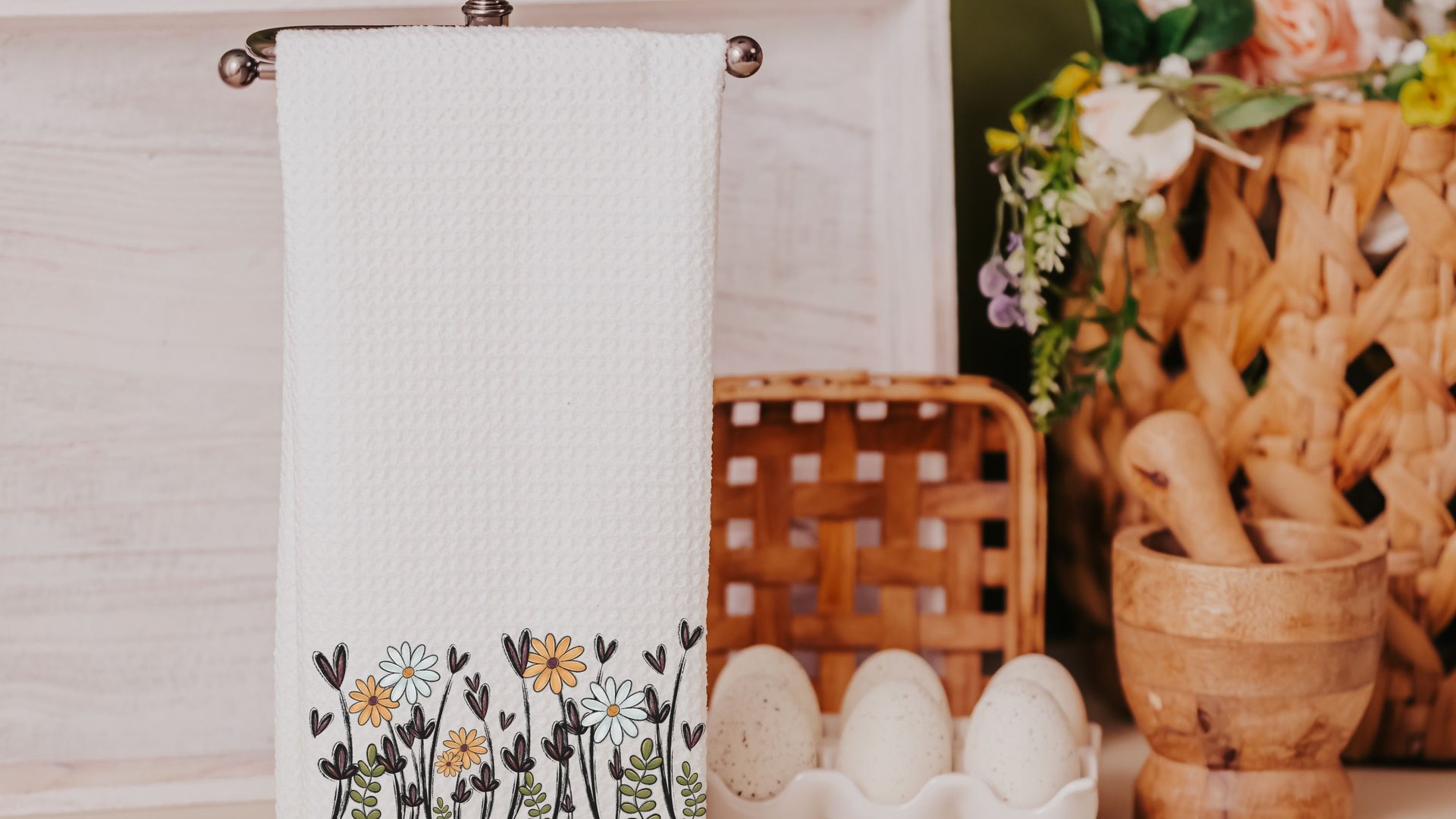 floral kitchen towels for all the seasons, wildflower kitchen items, gardener gifts for women, plant mom gift, botanical kitchen decor, new