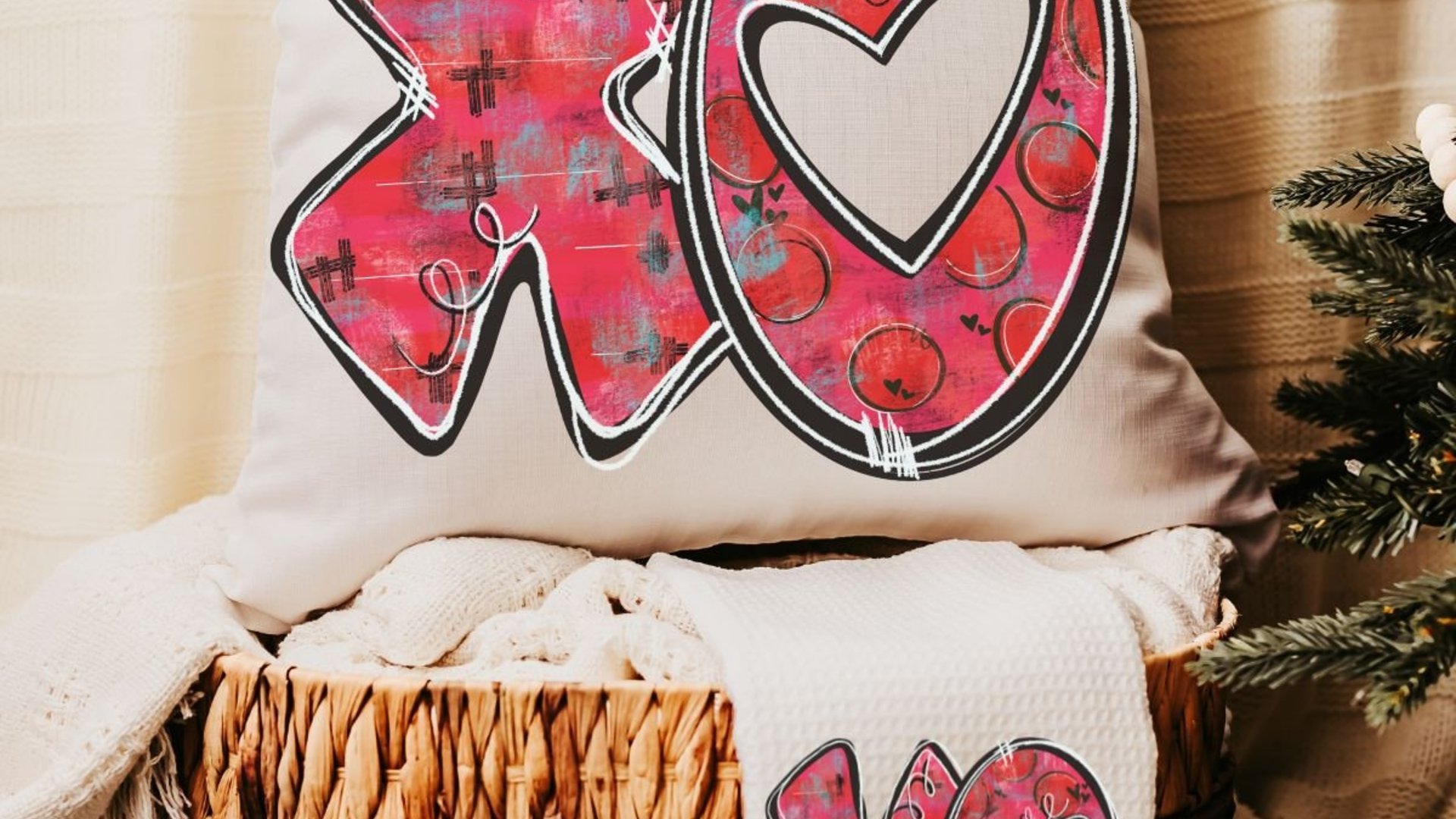 personalized xo Valentines ornaments for small tree, cute Valentines family name ornament 2027, hugs and kisses Valentines gifts for couple