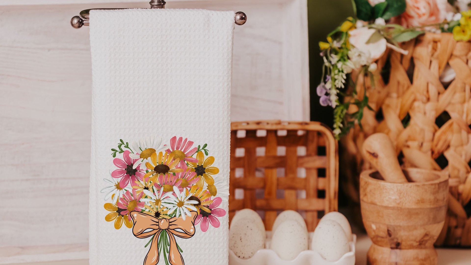 floral bouquet white daisy kitchen towels for Mom, yellow daisy kitchen decor, gardener gifts for women, pink daisy hand towels for bathroom