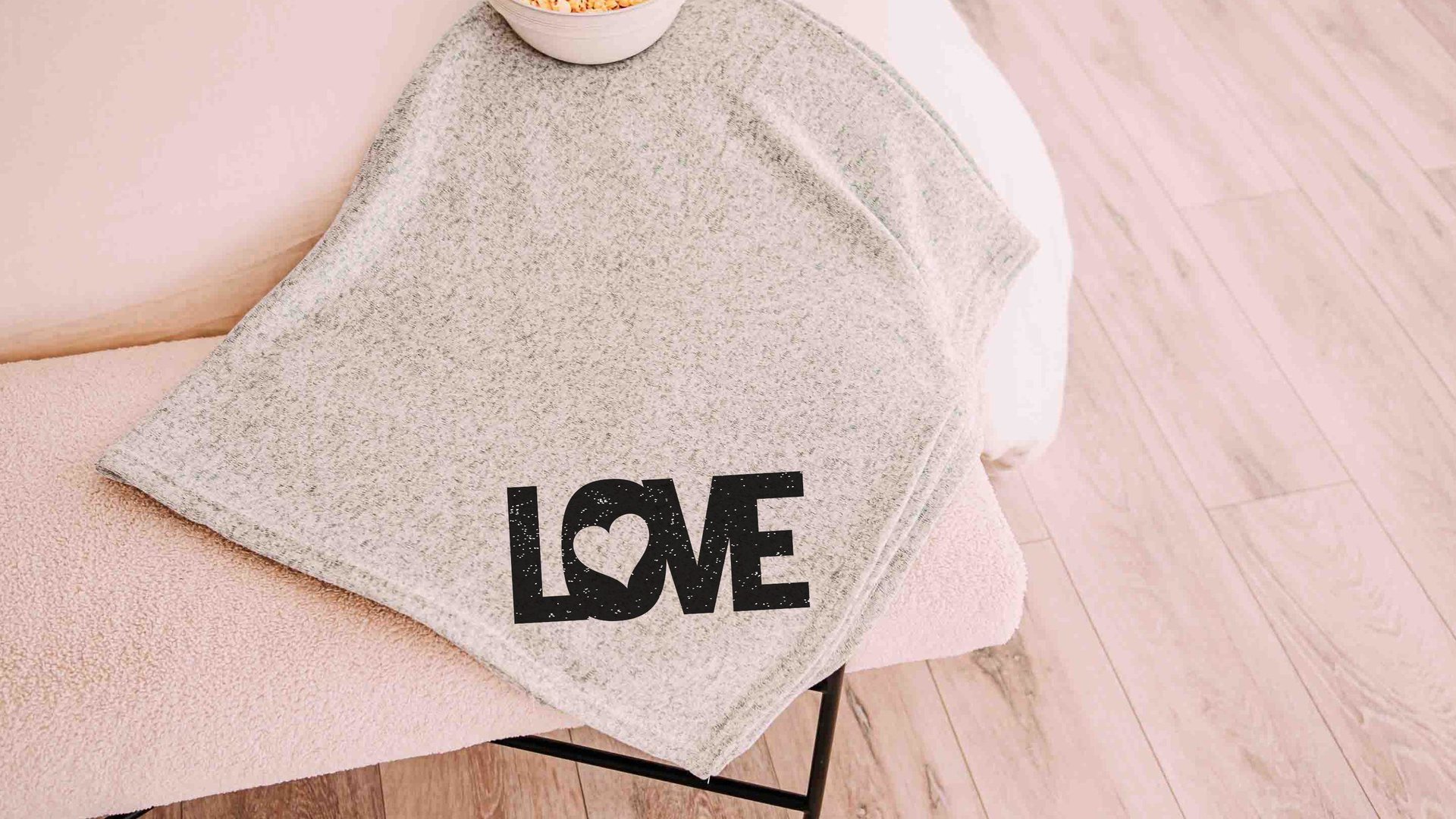 love throw blanket for bed, cute Valentines blankets for boyfriend, cozy Valentines day gifts for girlfriend, snuggle blanket for couples