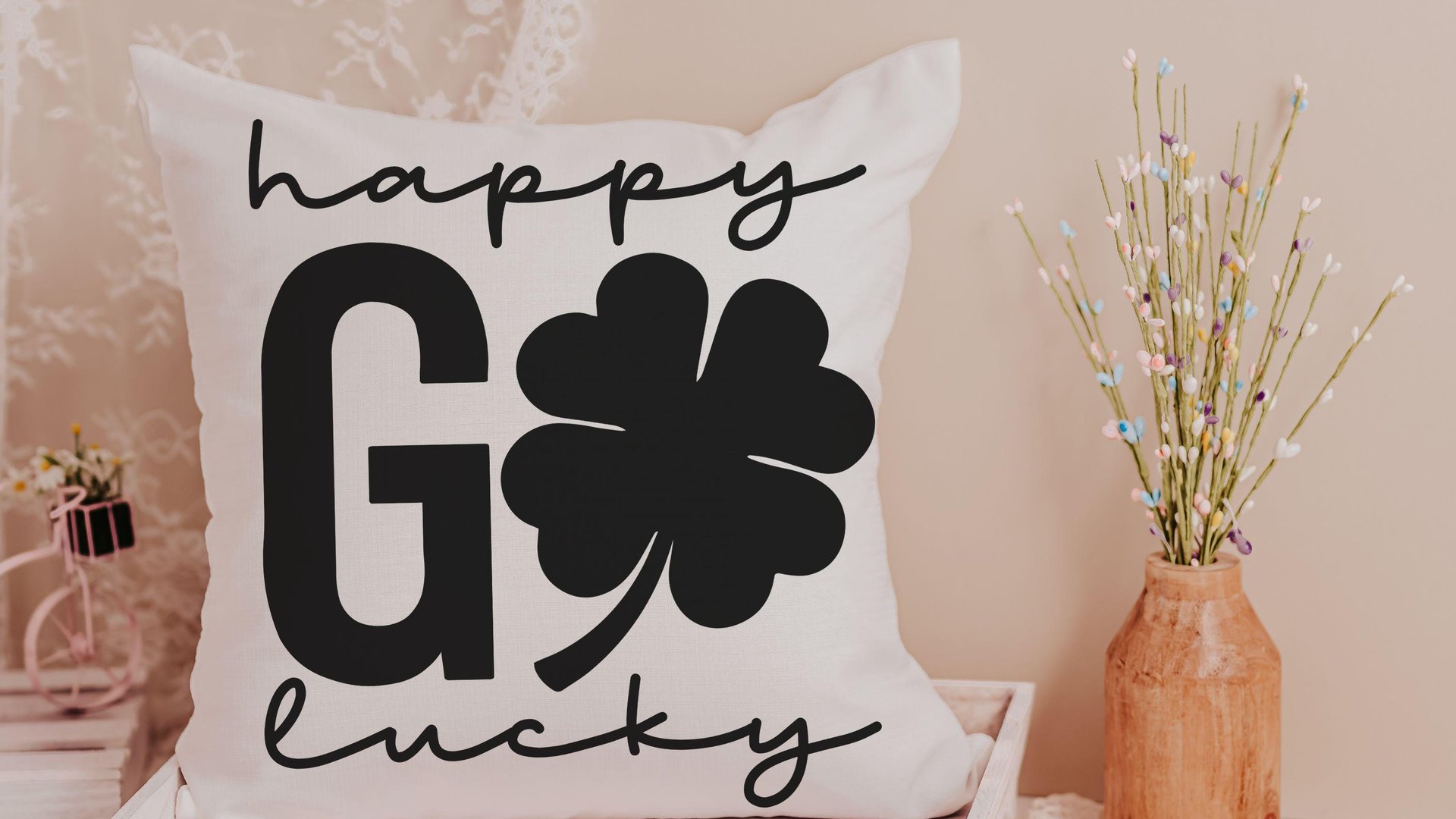 happy go lucky St Patricks day hand towel for powder room, black shamrock St Pattys day kitchen towels, Irish gifts for friends, best gifts