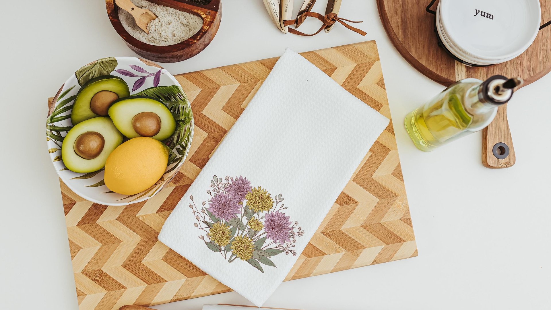 chrysanthemum kitchen towels, fall mums hand towels for powder room, November birth flower gifts for women, November birthday gifts for her