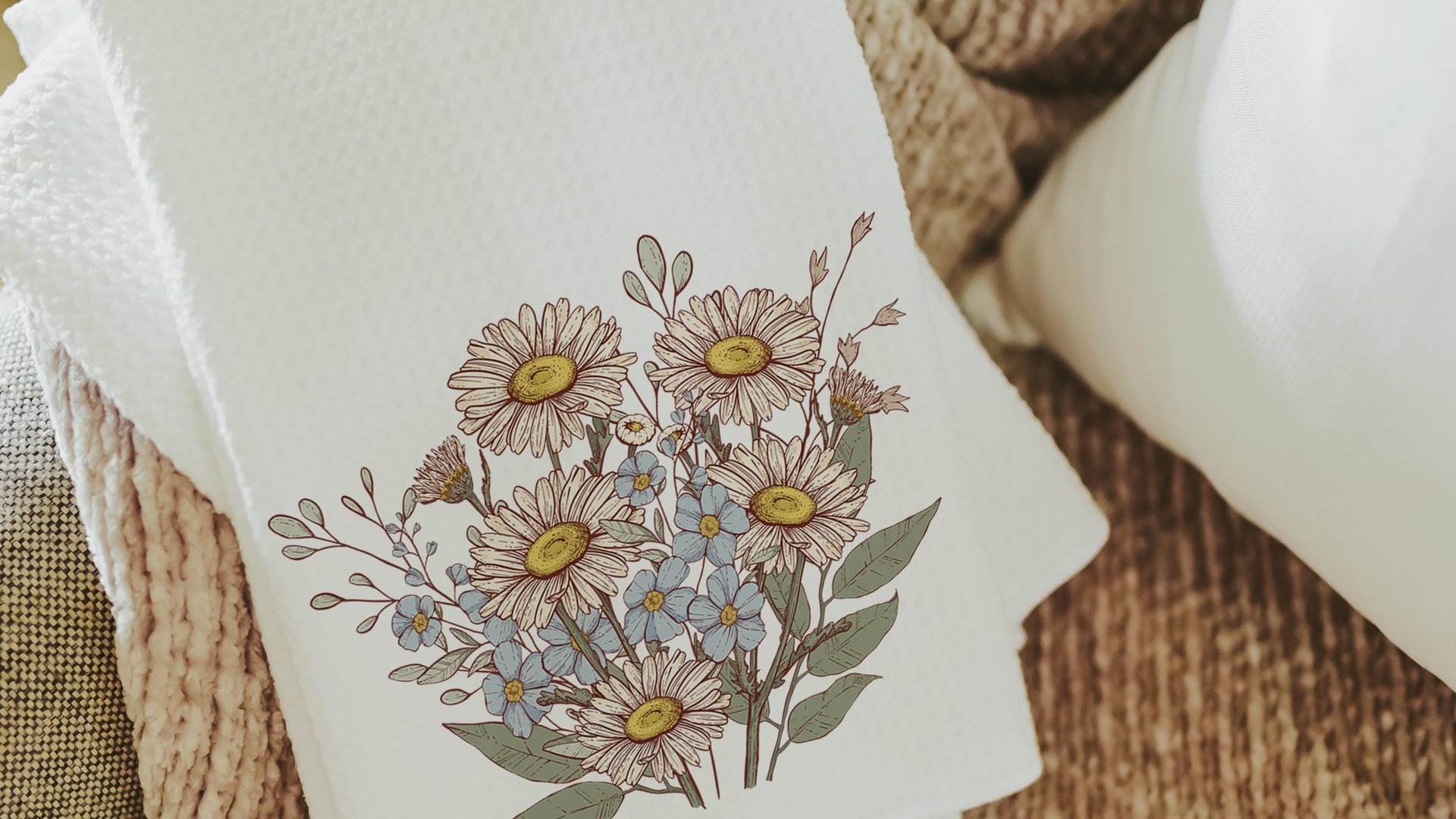 daisy kitchen towel for new home, April birth flower gifts for mom, sweet pea flower hand towels for guests, fall host gift, April birthday