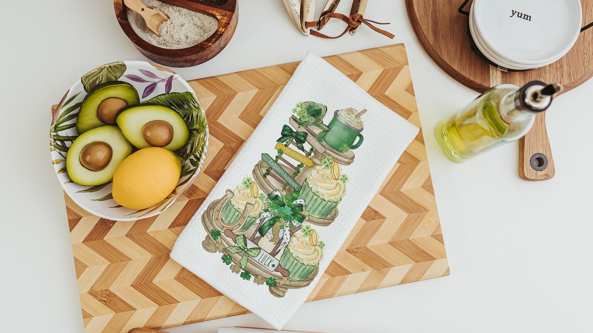 St Patricks day kitchen towel holiday home decor gifts for women, St Pattys day hand towels for bathroom, lucky horseshoe wedding gifts for