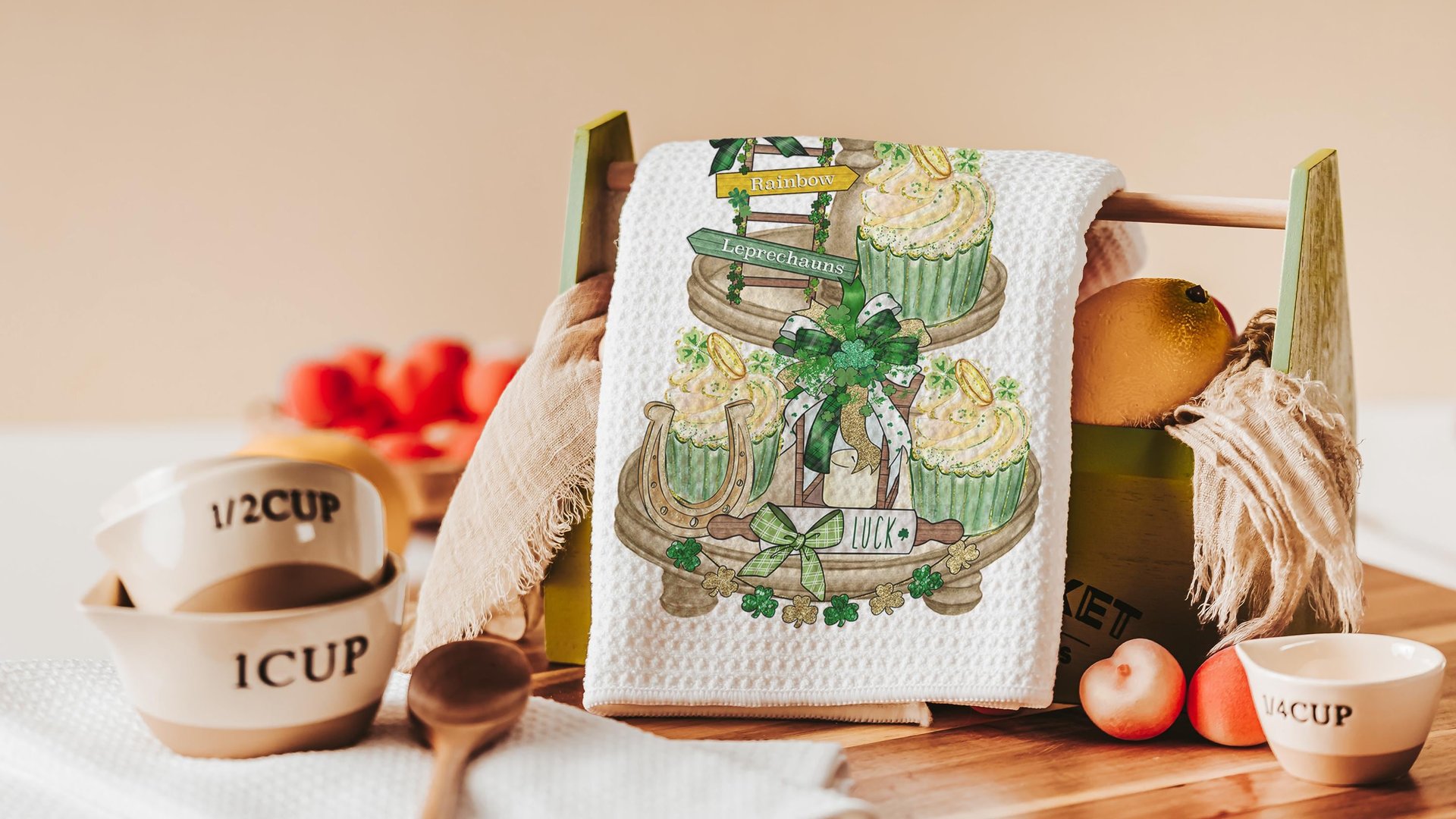 St Patricks day kitchen towel holiday home decor gifts for women, St Pattys day hand towels for bathroom, lucky horseshoe wedding gifts for