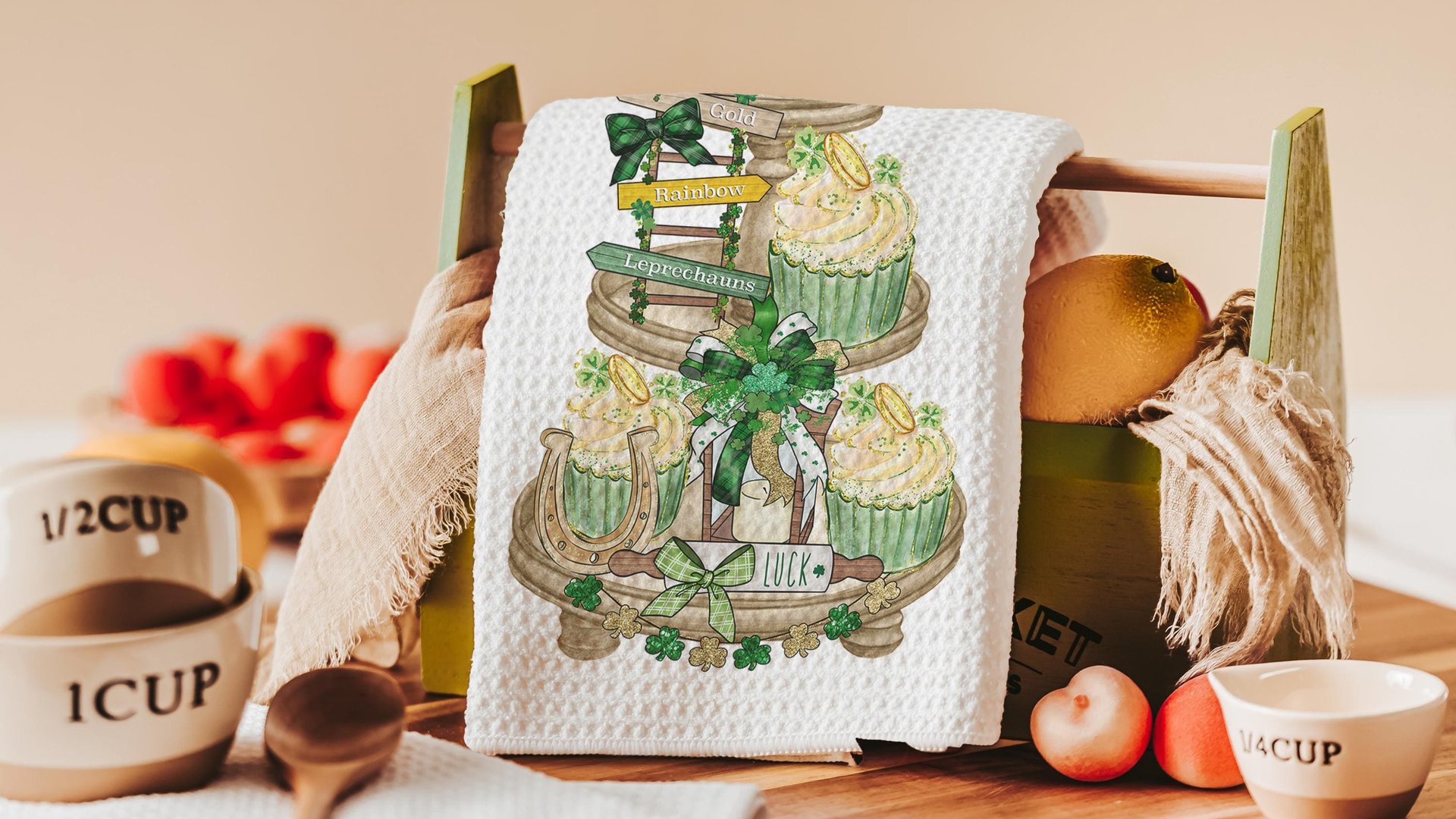 St Patricks day kitchen towel holiday home decor gifts for women, St Pattys day hand towels for bathroom, lucky horseshoe wedding gifts for
