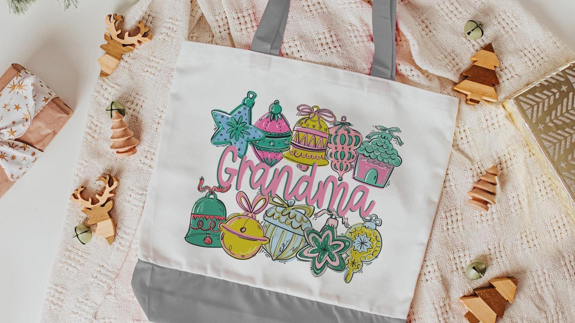 grandma tote bag for moms, grandma to be Christmas gifts for MIL, cute Christmas tote bags for grandma gifts from grandkids, grandma reveal