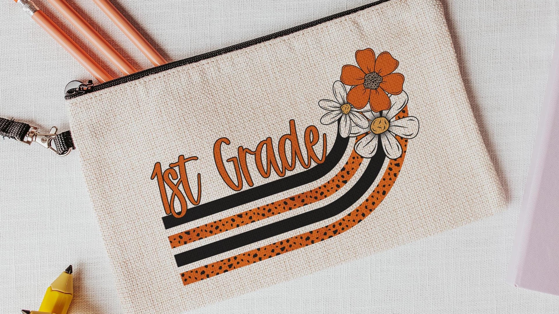 personalized yellow and white daisy flower pencil pouch for teacher, yellow school spirit school supplies, cute teacher makeup bag best