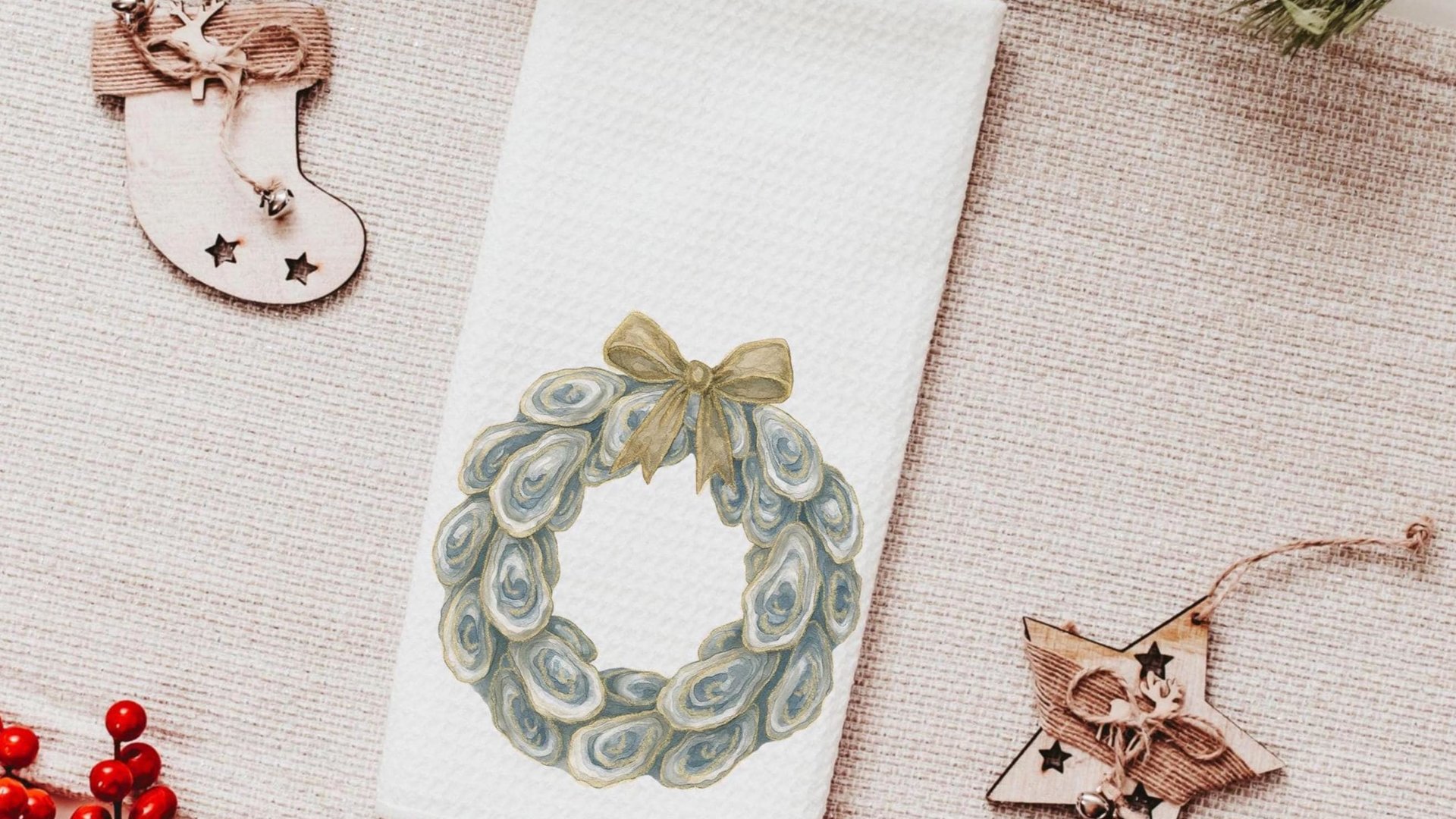 oyster shell Christmas wreath hand towels for powder room, oyster Christmas gifts for beach lovers, holiday hosting decor home decor gift