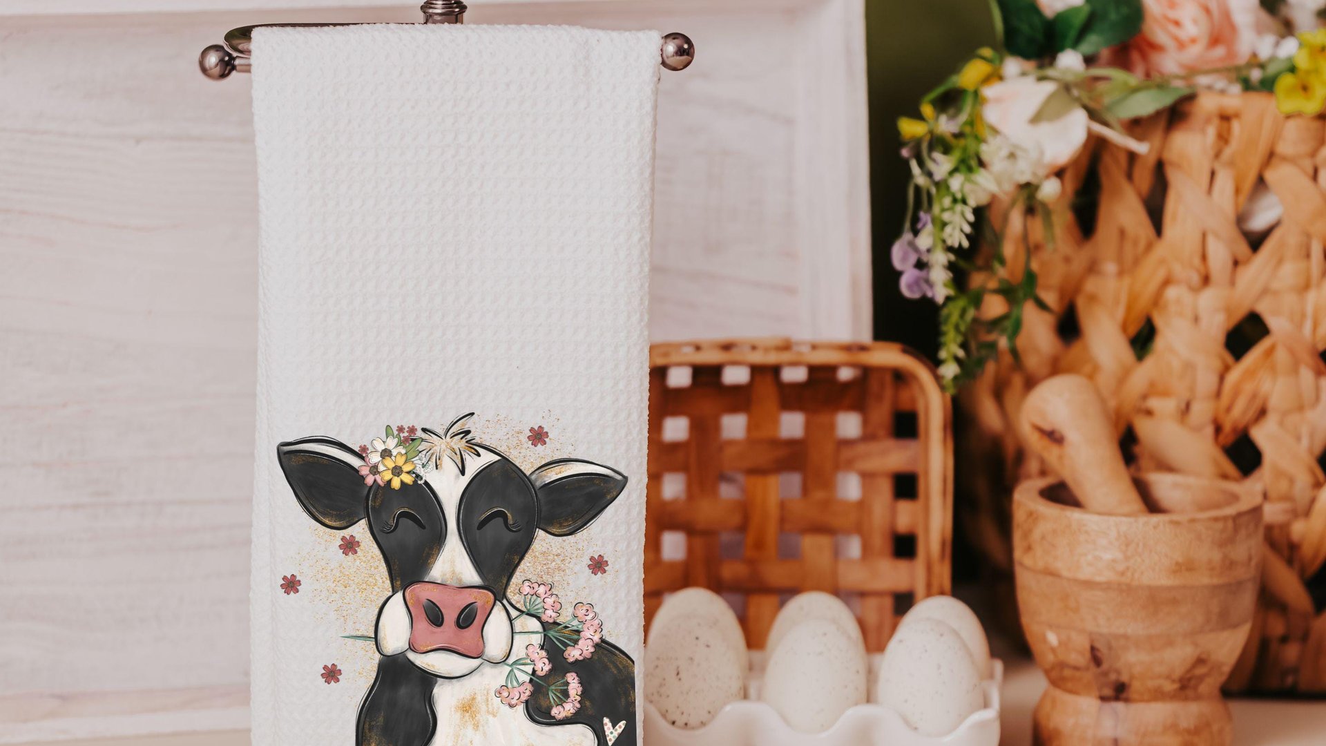 floral cow hand towels for bathroom, cute cow gifts for cow lovers, farm kitchen towels for daughter, spring kitchen gift for friend, best