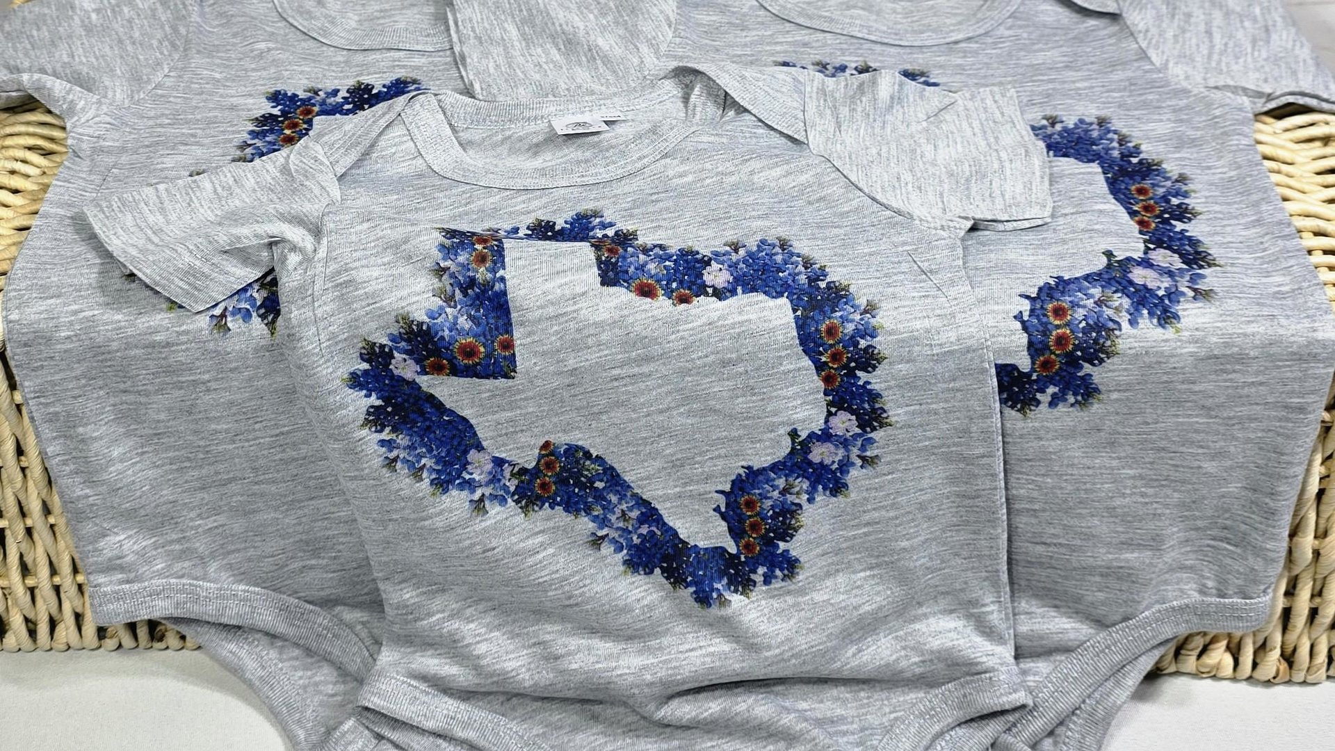 texas wildflower baby outfit girl, Texas state flower bluebonnet baby gifts for girls, Texas baby stuff, floral Texas baby theme clothing