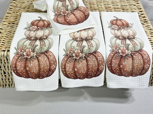 CapableByDesign stacked pumpkins towels
