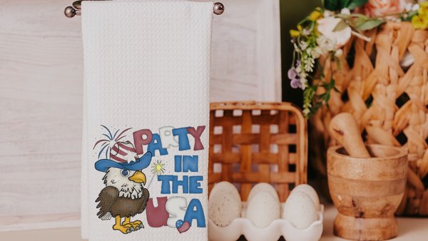 party in the USA kitchen towels, bald eagle patriotic kitchen decor, 4th of July bridal shower gifts for bride, Independence day home decor