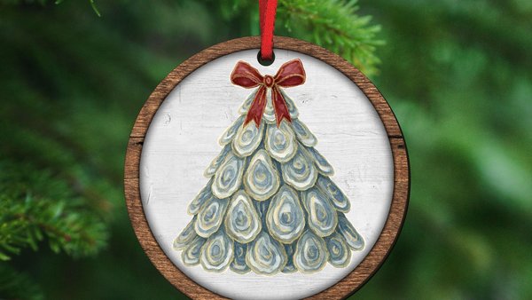 oyster shell Christmas tree ornament handmade, oyster Christmas ornament gift best sellers, trendy Christmas gifts for beach lovers, coastal