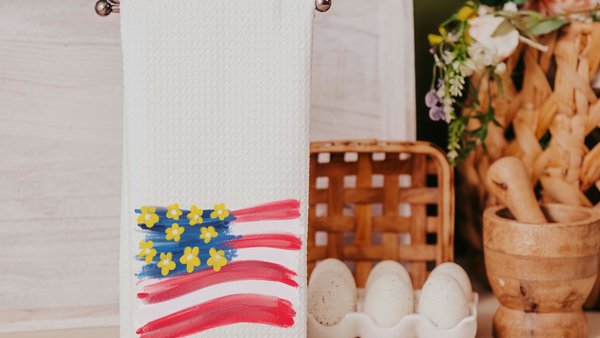 floral American flag kitchen towels, patriotic kitchen decor, 4th of July bridal shower gifts for bride, USA gifts, Independence day home