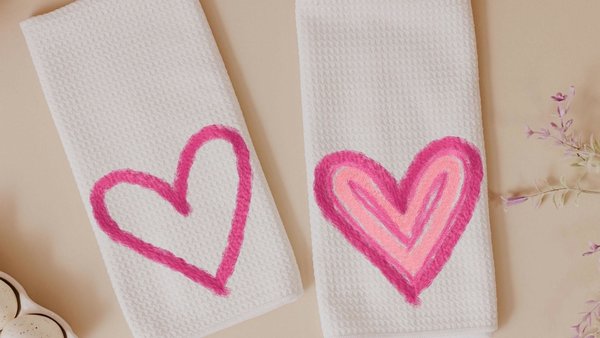 faux yarn pink heart kitchen towels, cute Valentines kitchen decor, fun Valentines gifts for friend, knitting gifts for knitters, best gifts
